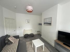 New Flat in Lytham St Annes - Sleeps 4，位于滨海圣安娜的酒店