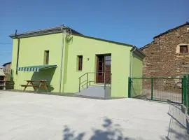 Casa Rural de alquiler integro La Cantina de Villarmayor-Asturias