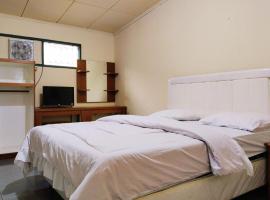 Hotel Grand Astoeti，位于Kopo 2的酒店