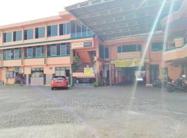Sartika Hotel Mitra RedDoorz Pati，位于Pati的酒店