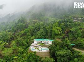 Forktail House with Swimming Pool at Kalimpong by StayVista，位于大吉岭的酒店