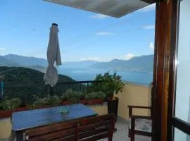 Lago Maggiore holiday house, lake view, Vignone