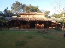 Pousada e Camping Claro Casa de Pedra de Delfinópolis -MG