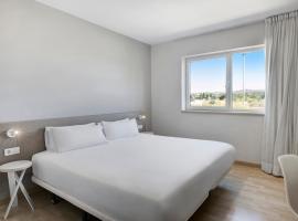 B&B HOTEL Madrid Las Rozas，位于拉斯·罗萨斯·德·马德里的酒店