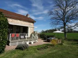 Vrijstaand huis in Thil sur Arroux met jacuzzi