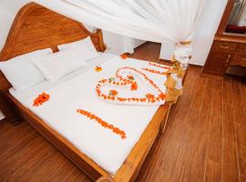 Zanzibar Kivinjeni Beach Bungalows，位于Mfumbwi的酒店