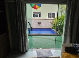 Espaço inteiro com piscina e sauna , todo equipado em Nova Friburgo!