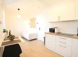 Disponible - Appartement Entier - Matelas Emma - RER B Laplace, 5mn Paris - 2 pers - Parking Rue Gratuit - Tout équipé - RDC - 1