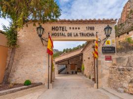 Hotel de La Trucha，位于比利亚伦戈的酒店