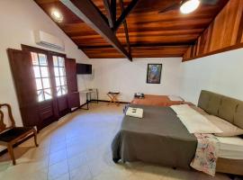 Casa Rosada seu refúgio na serra，位于米格尔-佩雷拉的酒店