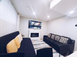 Cozy 2 Bedroom Suite, Queen Beds, Near the Airport，位于埃德蒙顿的酒店