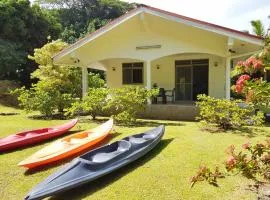 HUAHINE - Fare Teakavehere Tipanier