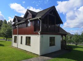 Lakeside House in Drumshanbo，位于德拉姆尚博的酒店