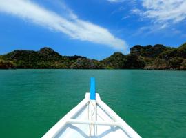 Tara Muda Sea Views Big Pool Great Kitchen Fibre Wifi，位于珍南海滩的公寓