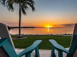 Bayfront Townhome with Boat Slip, Pool and Beach townhouse