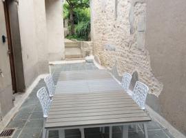 Gîte Valence en Poitou，位于Couhé的酒店