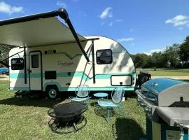 Blue Diamond RV at Diamond Glamping