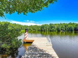 Lakefront Lusby Home with Fire Pit 3 Mi to Beach!，位于Lusby的酒店
