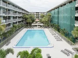 Orlando Affordable 1BR Disney Retreat with Lake View