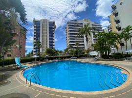 Apartamento en alquiler en la guaira con piscina，位于拉瓜伊拉的酒店