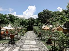 Alaia By Balai Norte Glamping，位于san juan la union的山林小屋