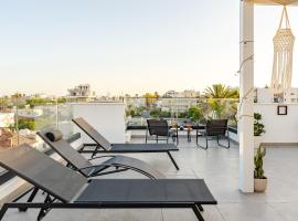 YAMAS Urban LIving Spiridonos，位于利马索尔的酒店