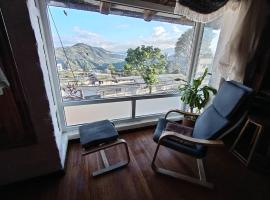 Bellavista Hideaway Cozy Retreat with Scenic Views，位于基多的酒店