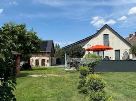 Cottbus Merzdorf Bauernhaus Ferienhaus，位于科特布斯的酒店