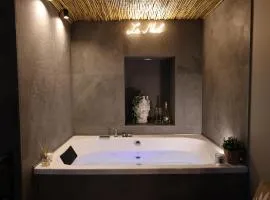 Le Nid Luxury Suite
