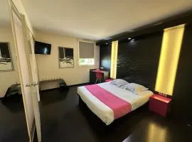 波尔多东卡迪尼亚酒店