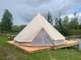Tipi du pied de loup，位于Clérey的酒店