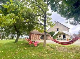 Gîte écologique de charme avec grand jardin, proche des Alpes Mancelles, idéal famille et amis - FR-1-410-132