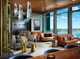 The Charter Hotel Seattle, Curio Collection By Hilton，位于西雅图的酒店