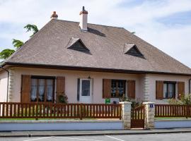 Gîte au cœur d'Artenay – 3 chambres, tout confort, à 25 min d'Orléans, proche commerces et musées - FR-1-590-123，位于阿尔特奈的酒店