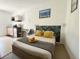 Studios Izicozy I Confort et jardin en ville, proche gare I 2 et 4 pers