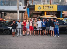 Totora Surf Hostel，位于万查科的酒店