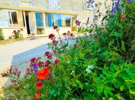 Maison Bienvenue chez Mémé，位于特雷尼的酒店