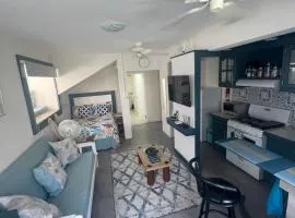 Scarlett Studios 3-US EMBASSY & America Uni 7 Mins Drive- Lloyd Erskine Centre & Ross Uni 5 Mins Drive - Holidays-The 1 Night Reservation Includes BREAKFAST AIRPORT & EMBASSY Round Trip-Car Rental-Option 3 Inc 1 Parking Spot for Car with Accommodation