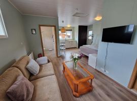 Cozy studio apartment，位于Súðavík的酒店