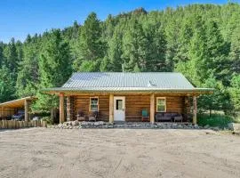 Cozy Melrose Cabin with Fire Pit Walk to River!