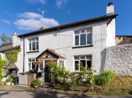 Haldon View - Characterful Devon cottage boasts stunning countryside views and hot tub，位于廷茅斯的酒店