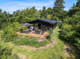 3 Bedroom Cozy Home In Rørvig，位于勒维的酒店