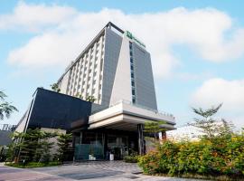 Holiday Inn Lucknow Airport, an IHG Hotel，位于勒克瑙的酒店