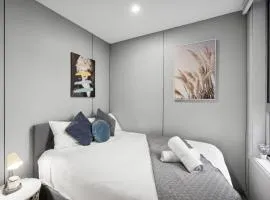 Cozy Double Room - Seconds to Central Station - Near Townhall UTS USYD Darling Harbour Chinatown - Shared Bathroom