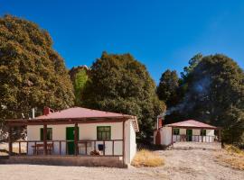 Parque Cueva de los Leones，位于克雷尔的山林小屋