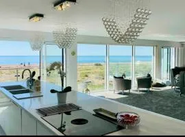 Seaside Place on Shoreham Beach with Hot Tub