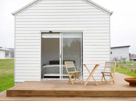 Murray Tiny Home Collector，位于Collector的酒店