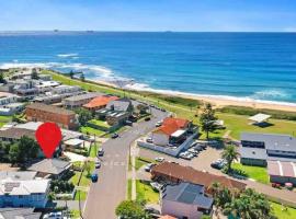 Casa Solé - Calm 1BR Escape by Towradgi Beach，位于Towradgi的酒店