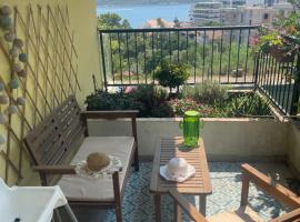 Modern and cosy flat in Kotor Bay，位于赫尔采格诺维的酒店