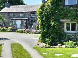 Glan Y Morfa Bach The Stone Cottage，位于陶因的酒店